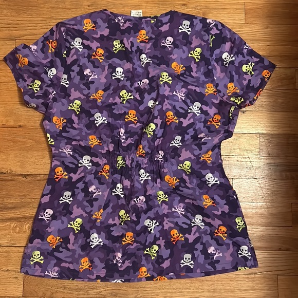 Halloween scrub top - Picture 8 of 10
